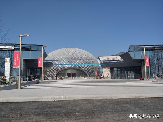 赶工热火朝天的无锡太湖湾音乐厅