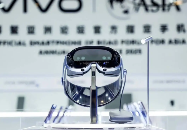 苹果都没卖爆的MR头显，vivo逆势押注，却也不敢太冒险？
