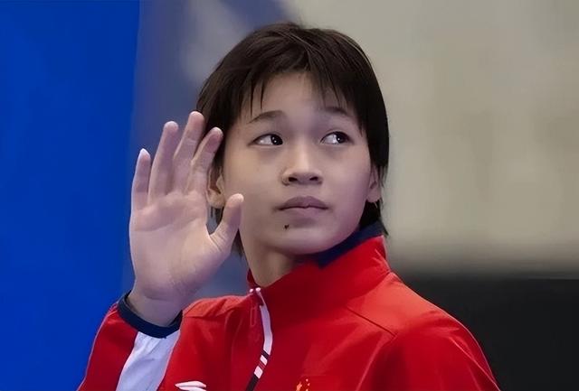 教练谈全红婵伤痛：胫骨踝关节都有伤	，身上都是肌贴，每天都很疼