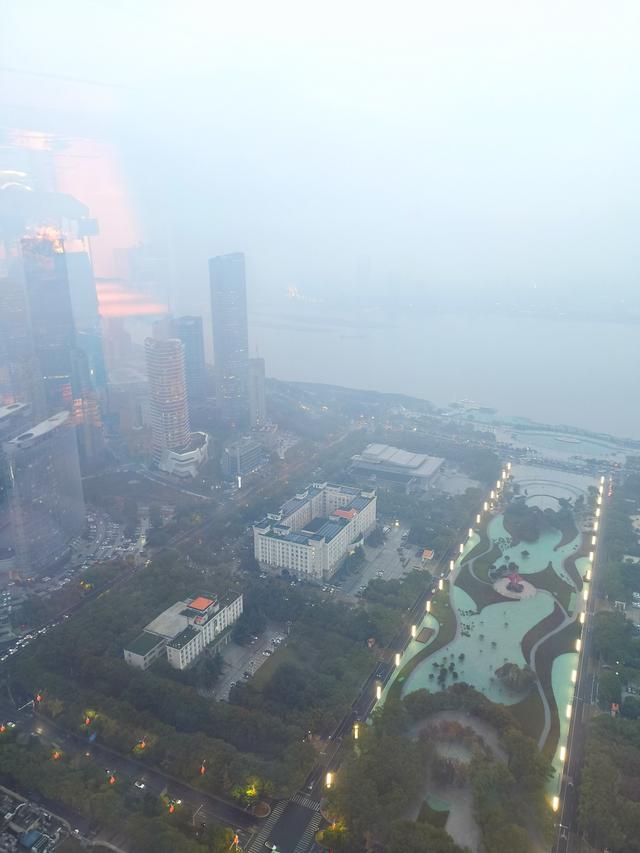 江西五日自由行：江西第一高楼 · 南昌双子塔 · 中部最高双子楼