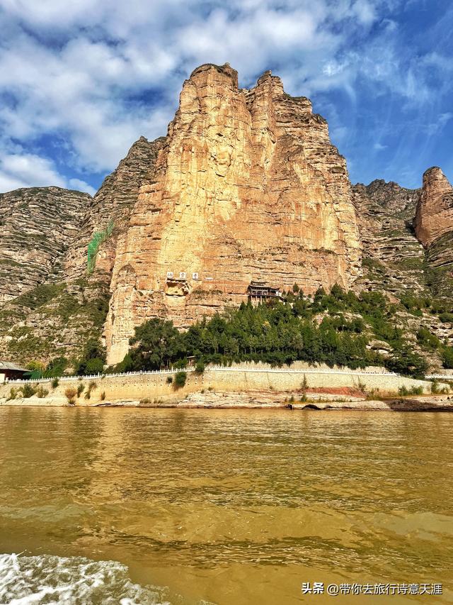 甘肃刘家峡水库，乘船游览黄河峡谷风光