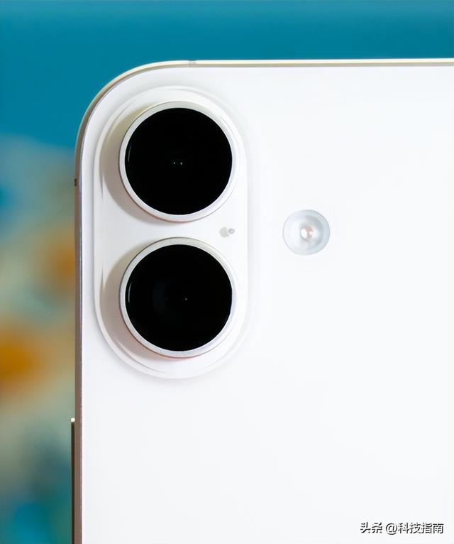 200万预约量神话！iPhone17标准版逆袭：高刷成救命稻草