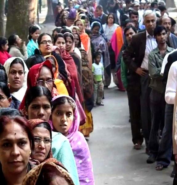 无需妥协！女子卧铺被印度人占了不敢吭声？12306回应：联系乘警