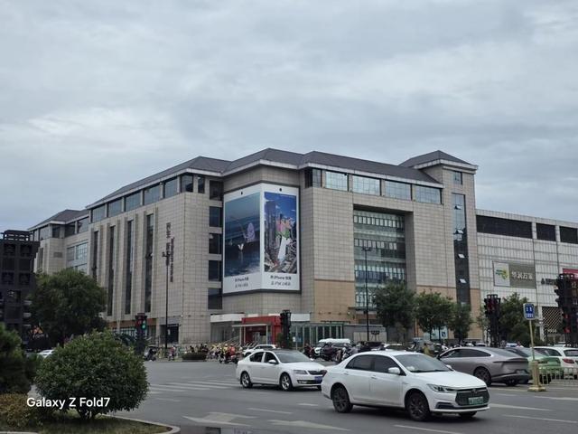 减重成功的折叠屏标杆 三星Galaxy Z Fold7体验再升级