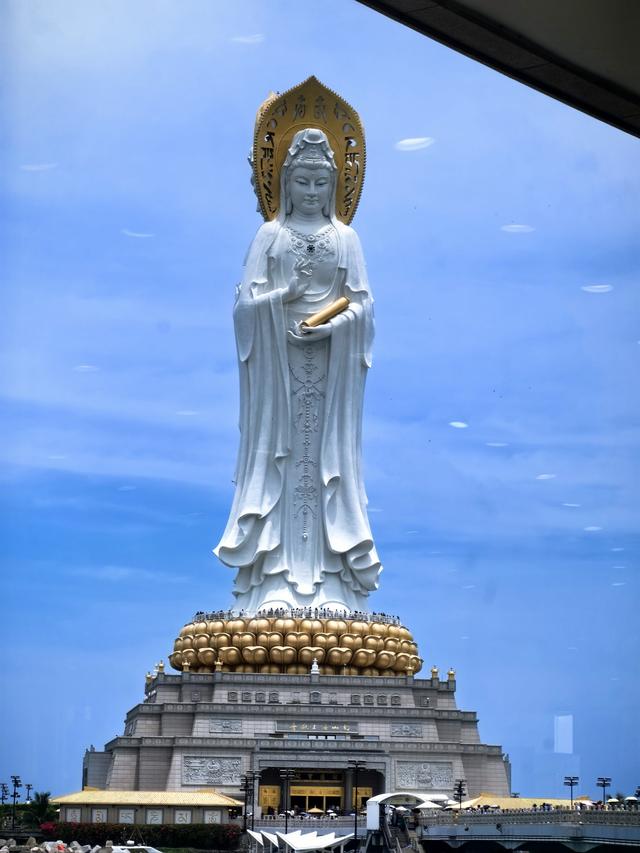 秋冬一到，三亚凭啥又成了“香饽饽”？