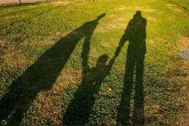 岳父60大寿我送两千，小舅子嫌钱少，我提个要求他立马闭嘴图片