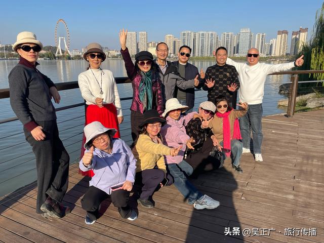 九江琵琶湖畔：阳光、帐篷、游人