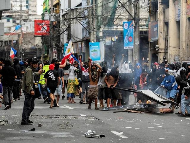 菲总统即将换人？老杜望子成龙，莎拉民调逆袭，不支持率降至16%