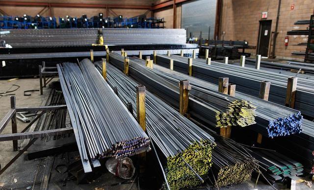 全面反华？卡尼正式通知中国：加征25％关税，中企必须卷铺盖走人