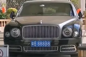 甘肃网友偶遇六个八车牌号，一看竟是老头乐！评论区笑不活了！图片