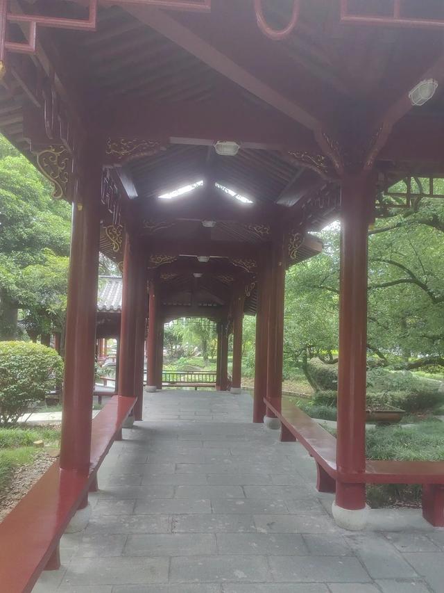 在余杭安溪参观宋代名人沈括墓园