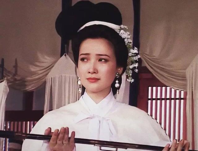 何晴去世享年61岁，是唯一演遍“四大名著”的演员，古典第一美女