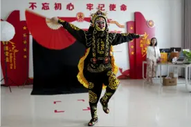 固原这个小伙的脸说变就变！图片