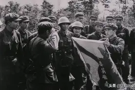 对越作战纪实：56万解放军阵亡7814人，白色骨灰盒没有抚恤金图片