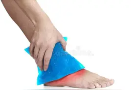 脚外伤缝针一般几天拆线图片