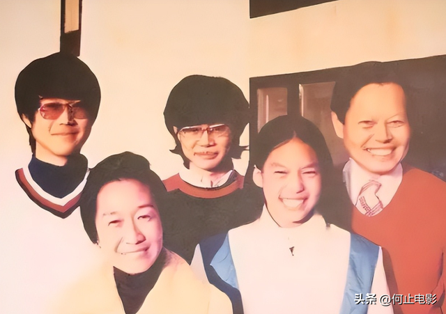 杨振宁家庭情况曝光：三个儿女无人继承物理学，与翁帆关系也很好