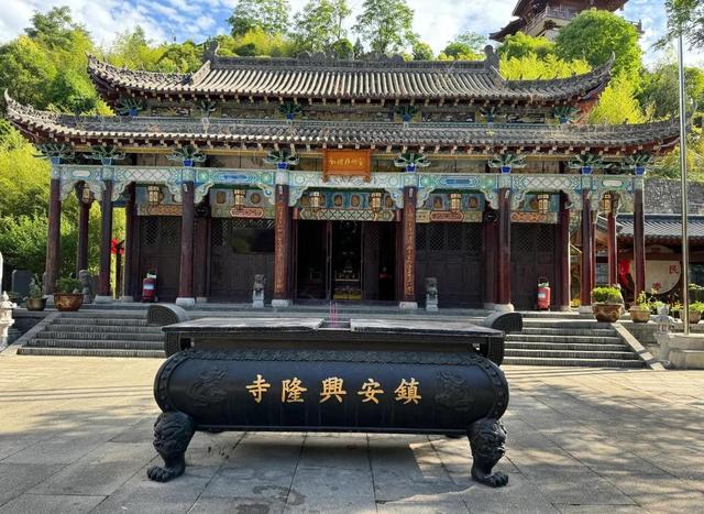 藏在秦岭深处的唐密佛国，千年古刹按密宗规制而建，免票却少人知