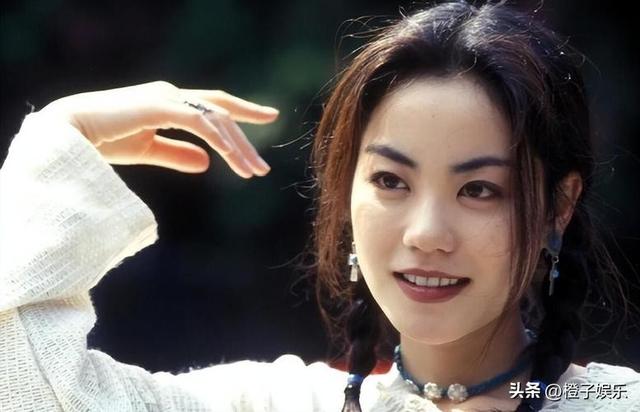 王菲和窦唯离婚26年，当初人人看好的一对，是怎么分开的？