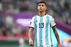 阿根廷国家队中场组合显赫全球，后防线力求稳健提升图片