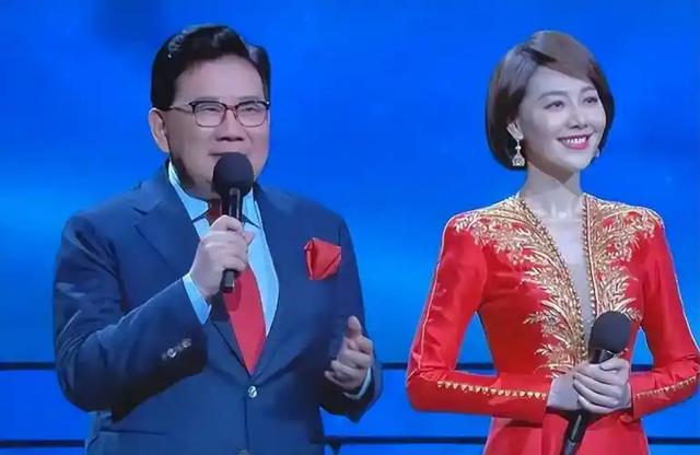 讨好大佬，陪睡上位，遭央视“开除”，她身上的谣言为何这么离谱