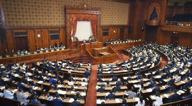 特朗普发布总统令，反击中国的机会就在眼前，高市早苗已蠢蠢欲动