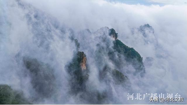 承德：兴隆山云海壮美如画