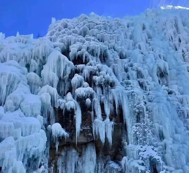 别再愁周末去哪玩！京北玉渡山冰瀑奇观已上线，一秒闯入冰雪童话