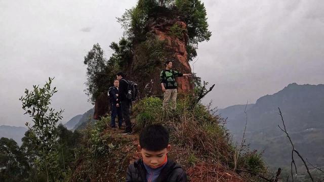 重庆江津丹霞绝壁上的军事要塞，冷兵器时代堪称不可攻克之地