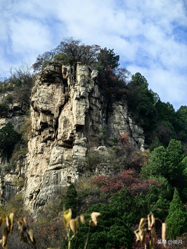 龙洞胜境尤奇崛