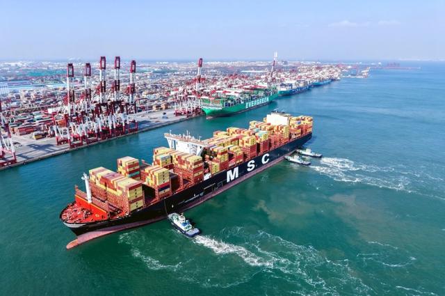 特朗普一刻也等不了！一架专机飞抵北京，这次派的高官，很有讲究