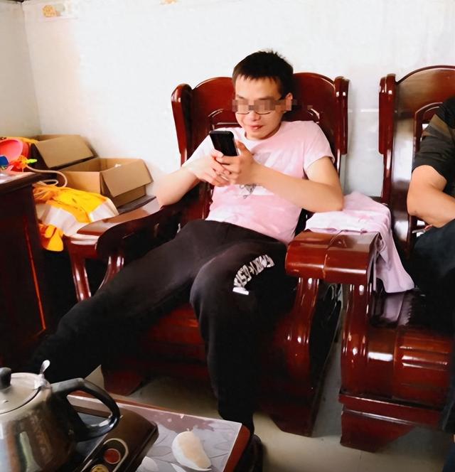 男子自驾失联后续：视频曝光很诡异，警方介入，家属发声细思极恐