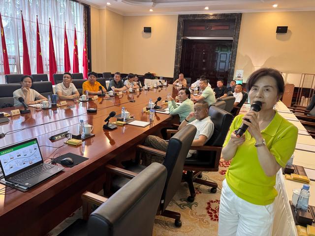 金徽酒正能量:生态酿造·文化体验/陕西旅游饭店协会赴金徽酒厂