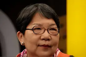 愚公移山在教导我们破坏环境？著名诗人席慕蓉，建议将其移出课本图片