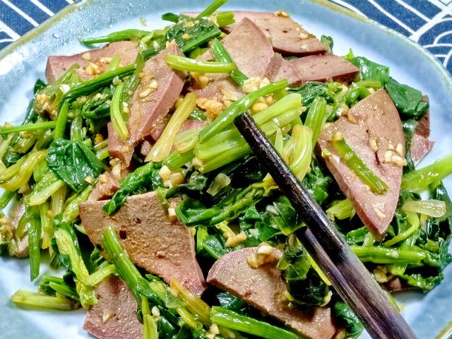 钾是香蕉的21倍	，建议中老年人，隔天吃一次，腿脚有劲，精神好~