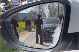 蒜苗大妈赢了，只需赔修车钱！其丈夫发声，扯下奔驰车主的遮羞布图片