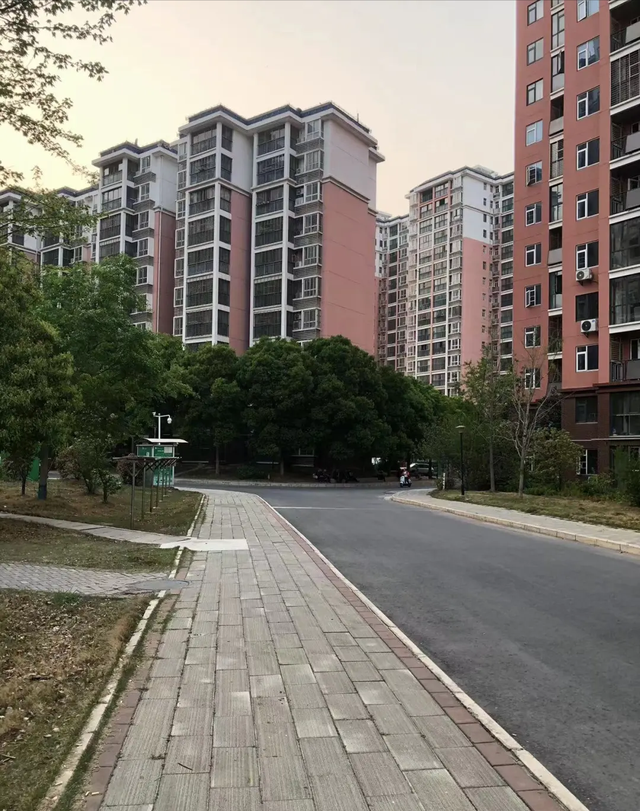 拆迁全面停止了？明年开始，这4类房子或“全拆重建”，提前恭喜