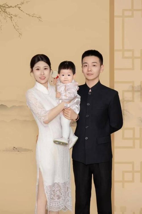 嫁给70岁富翁、包养4个男人？央视女主持私生活谣言有多离谱？