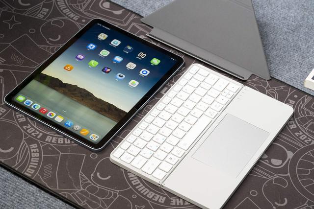 把iPad瞬间变成“MacBook”，百元价位YIRF折叠键盘的真香评测