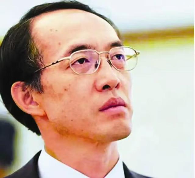 男友死缓、丈夫入狱，如今48岁又被释永信牵连，刘芳菲的人生真惨