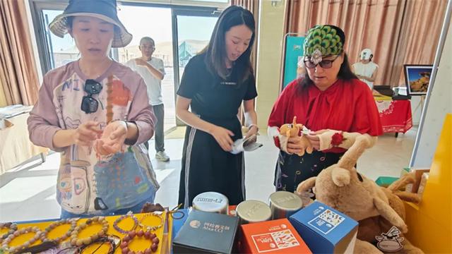 自驾露营“趣”阿拉善，国内百余家主流媒体共同聚焦这场顶流盛会