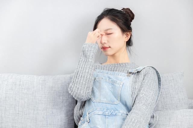 医生坦言：白血病早期不是发烧，而是身上有这几异常，一定别忽视