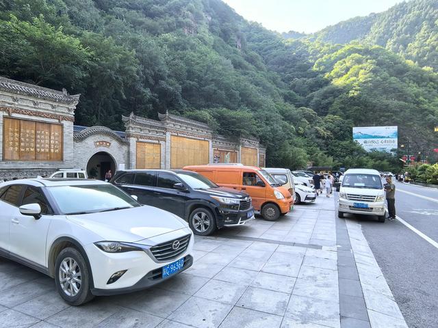 到秦岭避暑你去哪里？我进了青峰峡，虽然不算好房车营地却很凉快