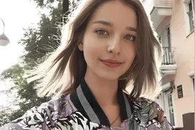 我中国小伙，在俄罗斯摆摊做生意，娶两位当地美女，却独自回家图片