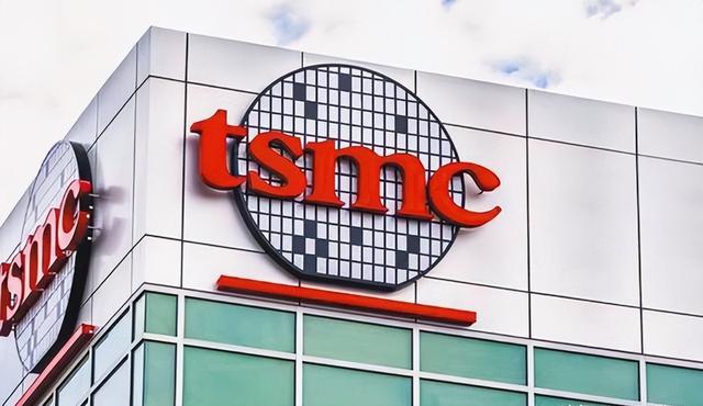 半导体龙头企业ASML在光刻机领域受挫，中国还要多久才能赶上？