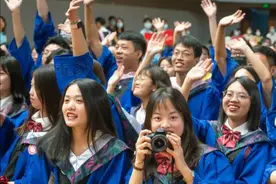 大学生迎来“好消息”？多所高校已官宣，学制从4年变“3 +X”图片
