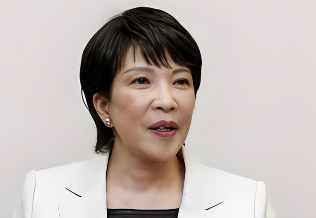 中日交涉开始	，最大输家提前浮现，不是64岁的高市早苗，中国游客取消行程	，旅游业惨了？