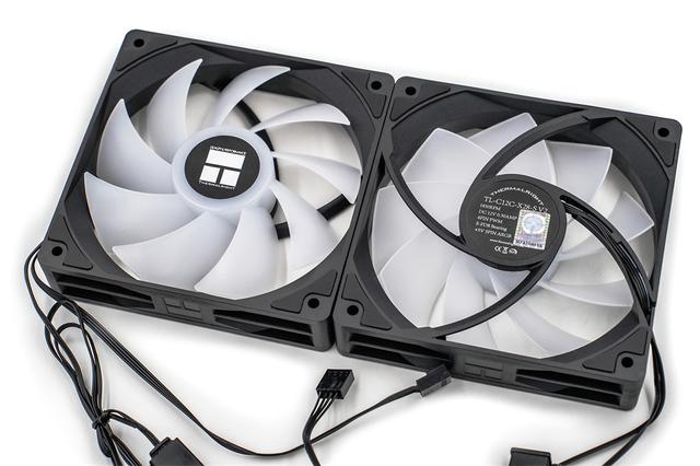 自带屏幕的主机—联力207D+9950X3D+ROG B850-F+索泰5070Ti装机