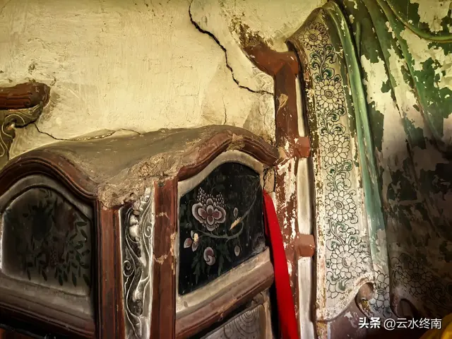 邱祖驻足的青崖洞“低头吸腹夹破头”：除了洞连洞还有“一线天”