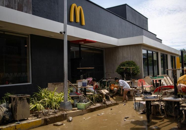 沉默整整5日，中方发声哀悼，菲国遇难人数破百，马科斯下令出兵