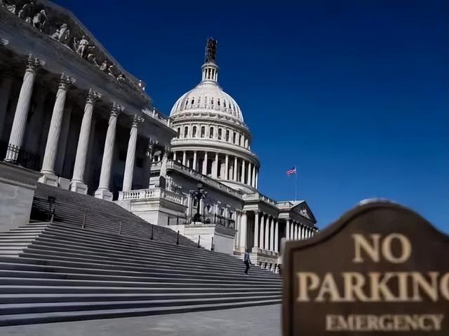 三百年兄弟反目：俄乌从同根同源到兵戎相见，恩怨到底咋来的？